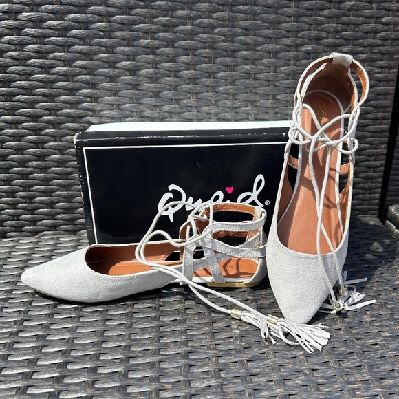 Light Grey Pointed Toe Flats SIZE 9 - Picture 1 of 5
